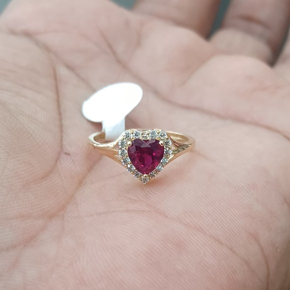 14kt Solid Gold Heart Ring Size 7